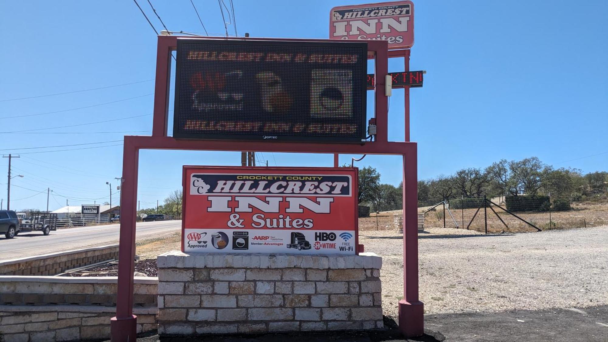 Hillcrest Inn & Suites โอโซนา ภายนอก รูปภาพ