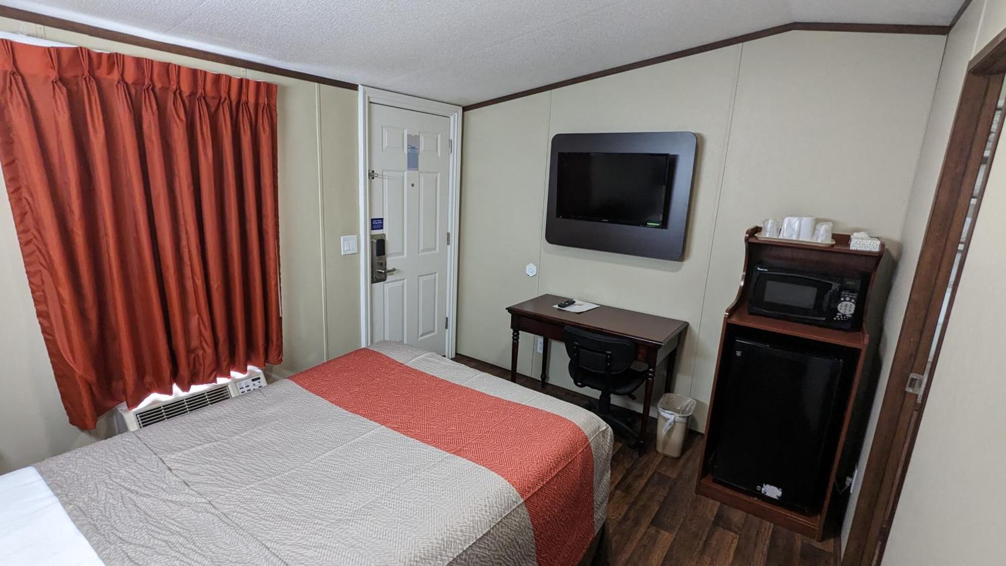 Hillcrest Inn & Suites โอโซนา ภายนอก รูปภาพ
