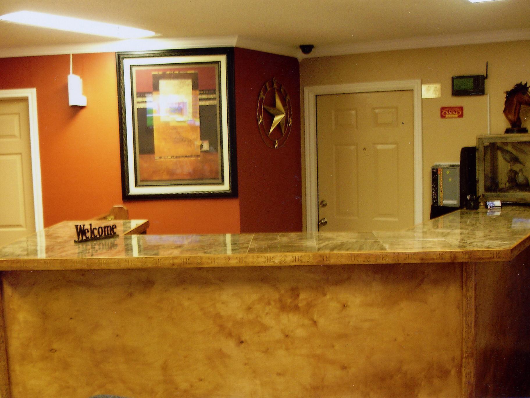 Hillcrest Inn & Suites โอโซนา ภายนอก รูปภาพ